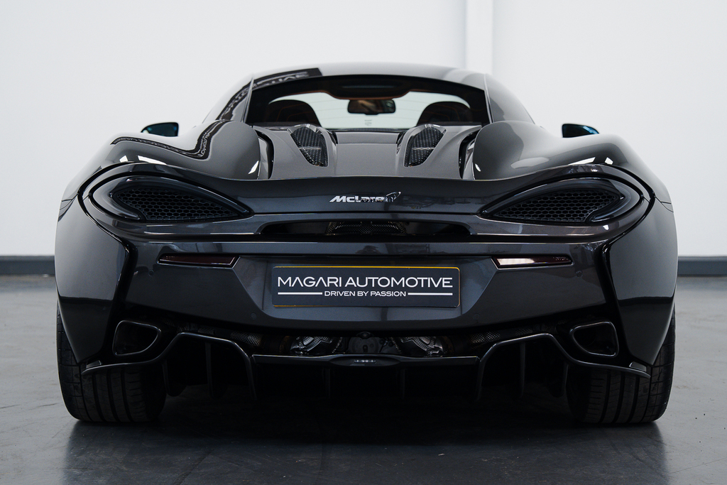 McLaren 570S  Black #15