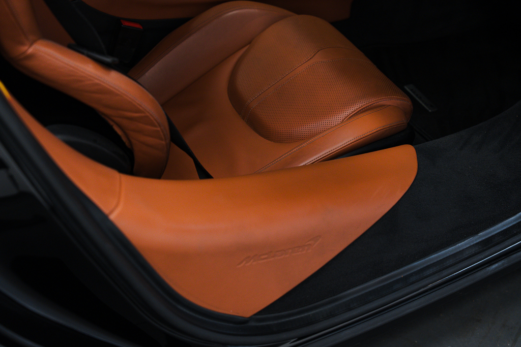 McLaren 570S  Black #49