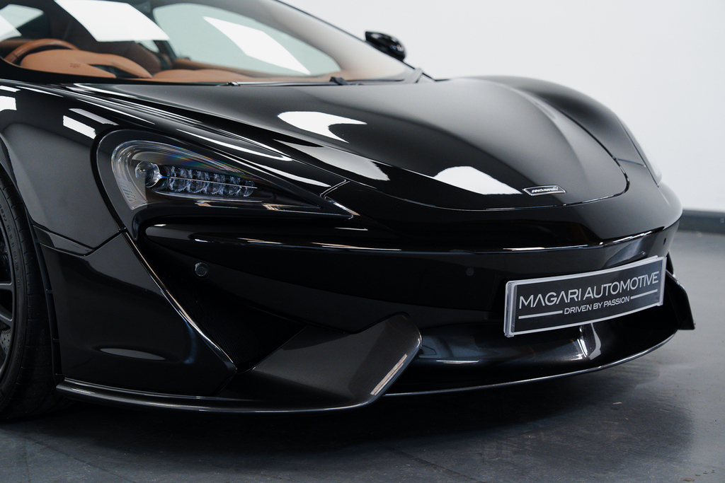 McLaren 570S  Black #9