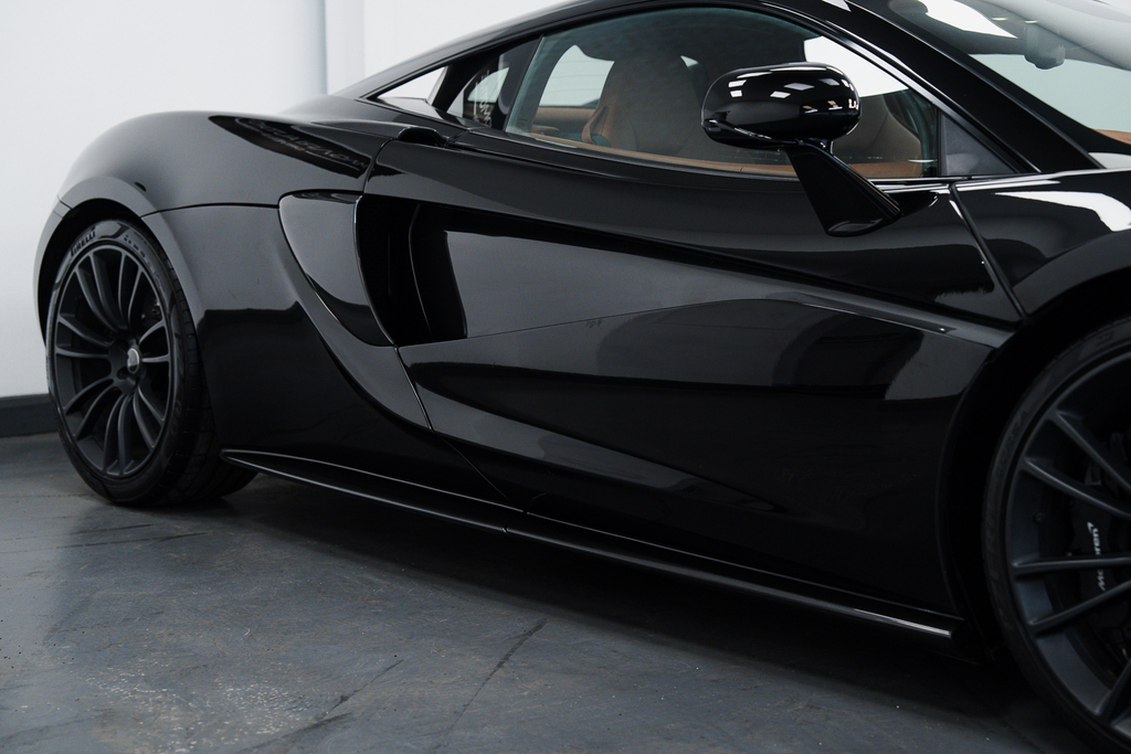 McLaren 570S  Black #26