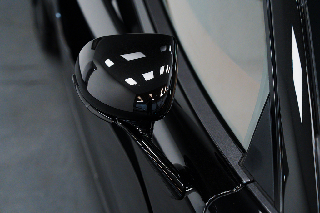McLaren 570S  Black #25