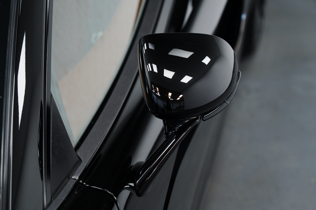 McLaren 570S  Black #24