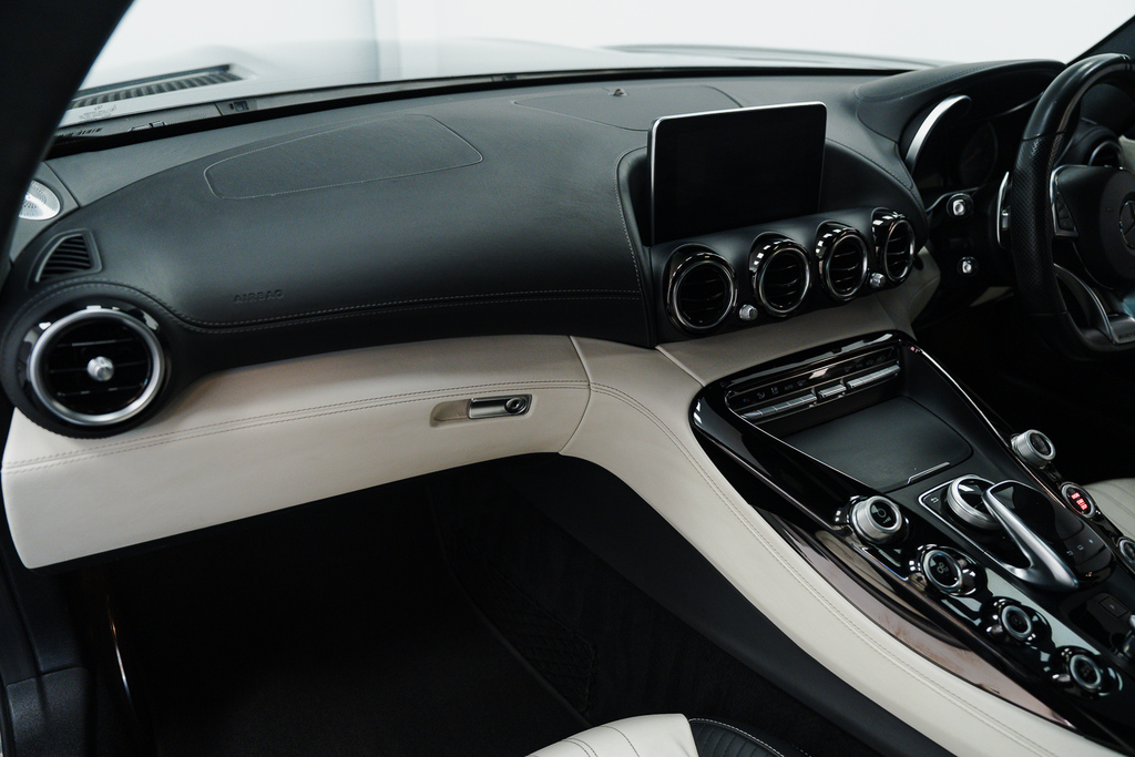 Mercedes-Benz AMG GT E220 Bluetec Night Edition Grey #44