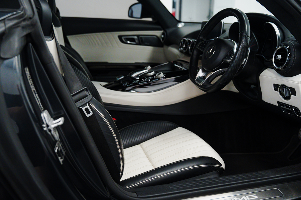 Mercedes-Benz AMG GT E220 Bluetec Night Edition Grey #38