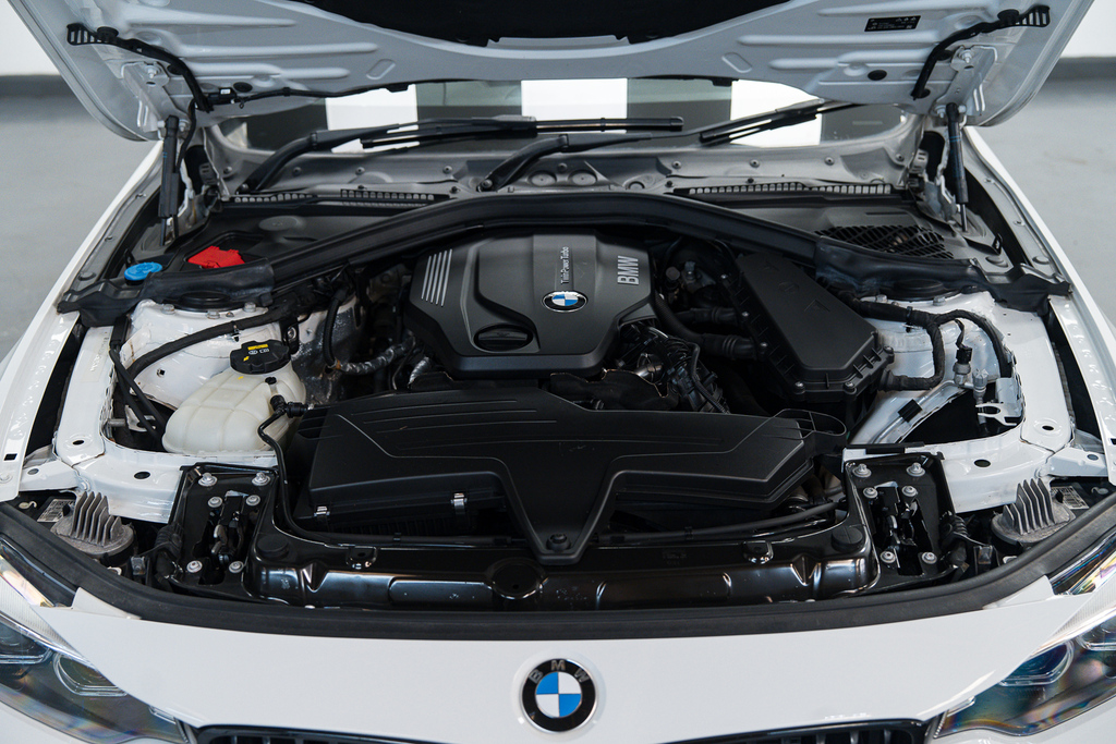 BMW 4 Series Gran Coupe Diesel White #3