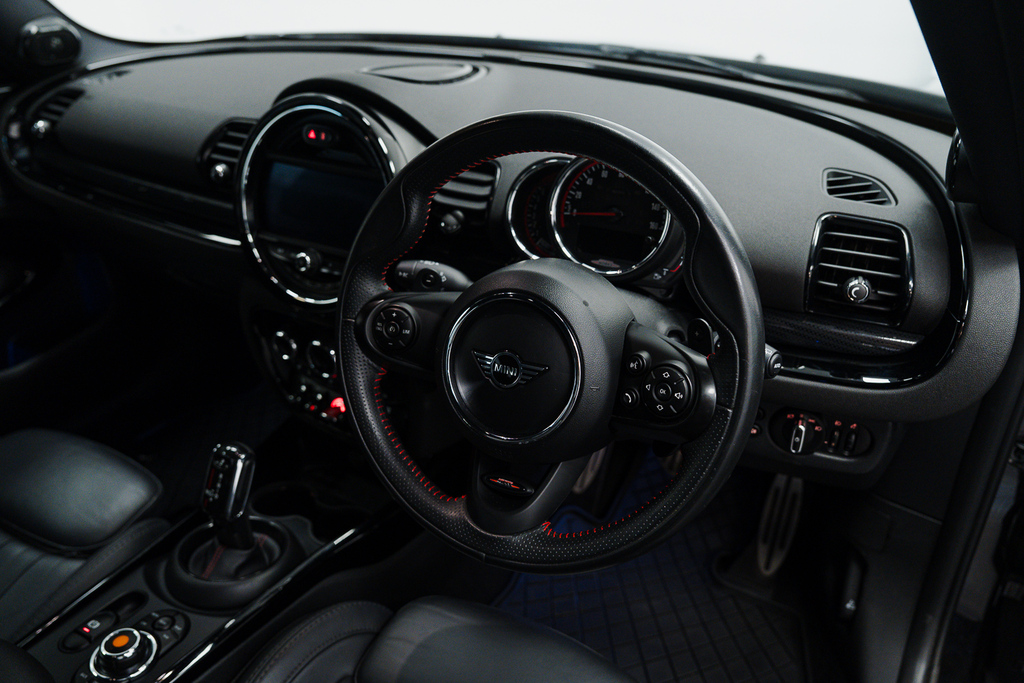 Mini Clubman Cooper Classic White #39