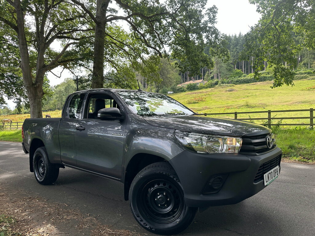Toyota HILUX 2.4 D-4d Active Extra Pickup Extended Cab Dies Grey