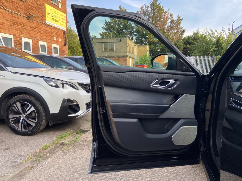 Land Rover Range Rover Velar Land Rover Estate 5.0 P550 Dynamic Black #64