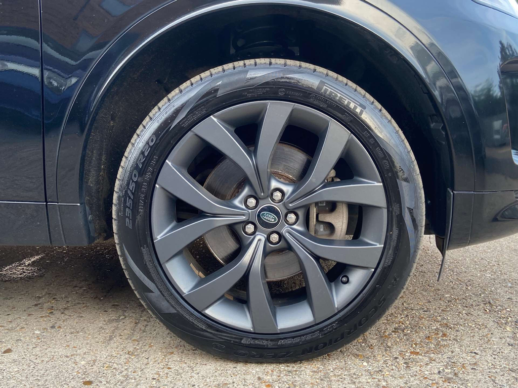 Land Rover Discovery Sport Sport S Black #40