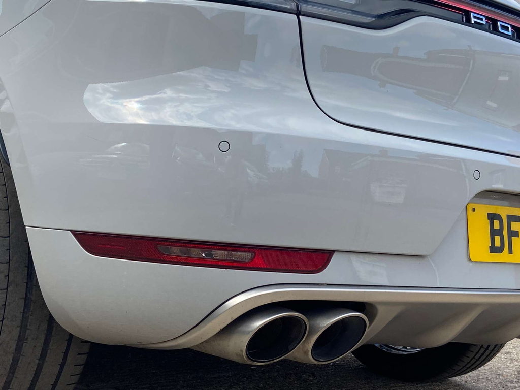 Porsche Macan Grey #33