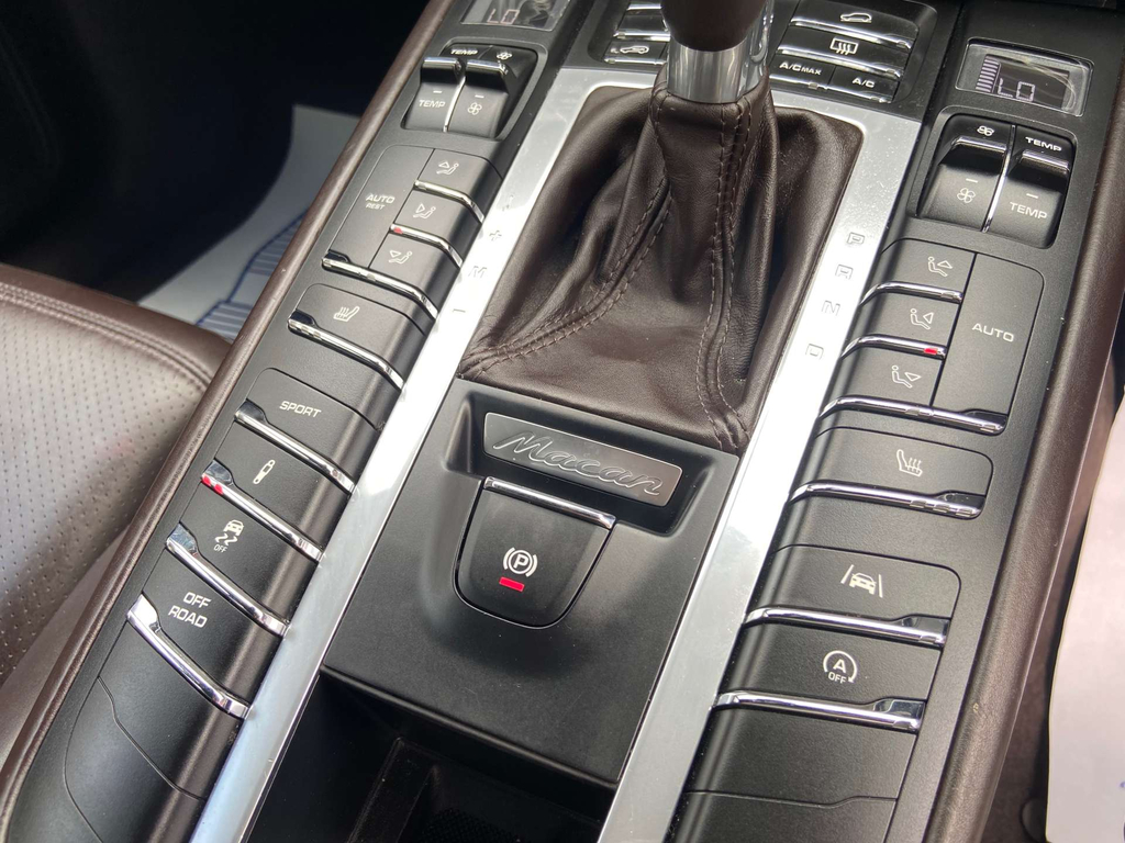 Porsche Macan Grey #57