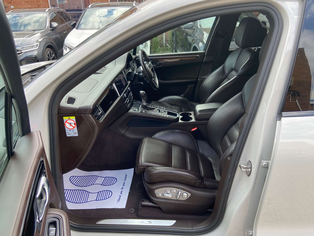 Porsche Macan Grey #14