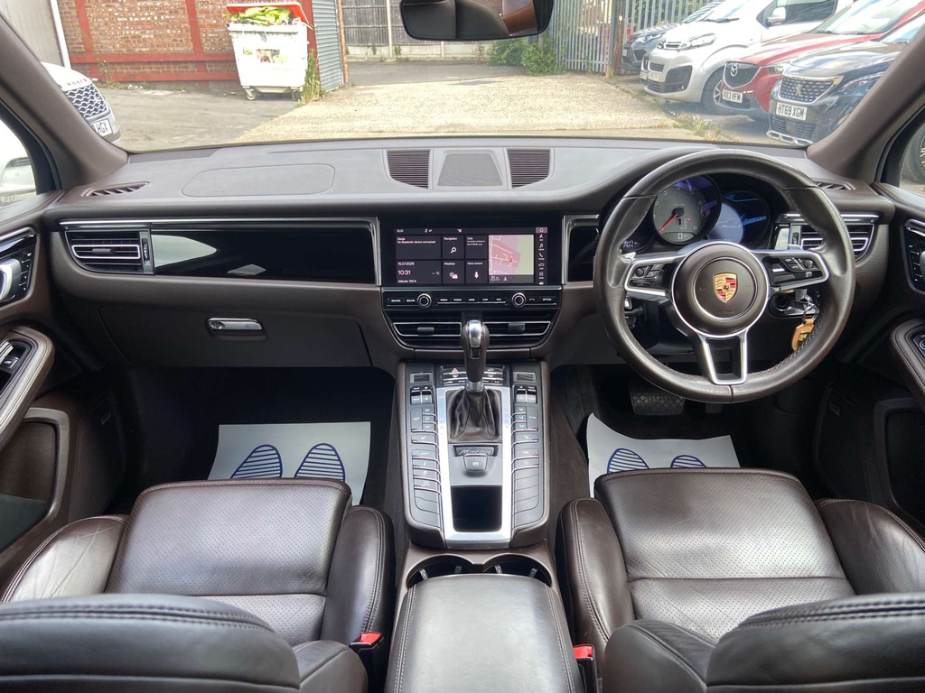 Porsche Macan Grey #18