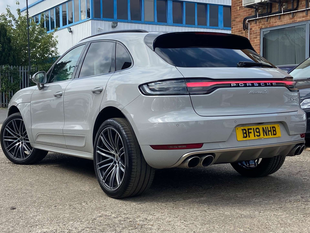 Porsche Macan Grey #22
