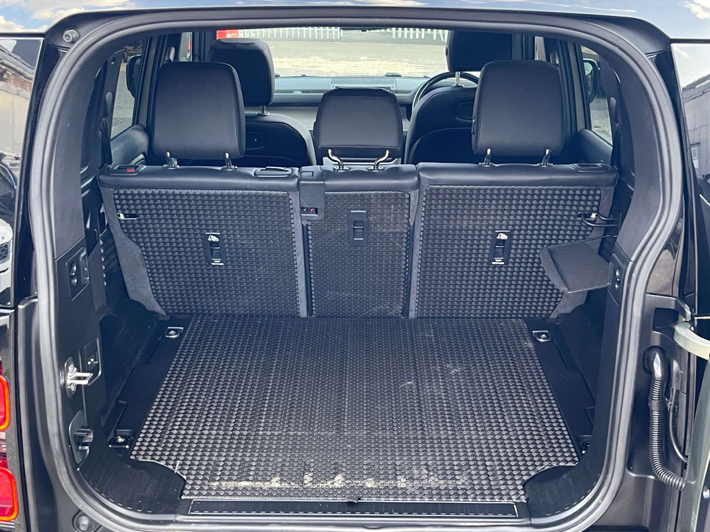 Land Rover Defender 110 First Edition Silver #13