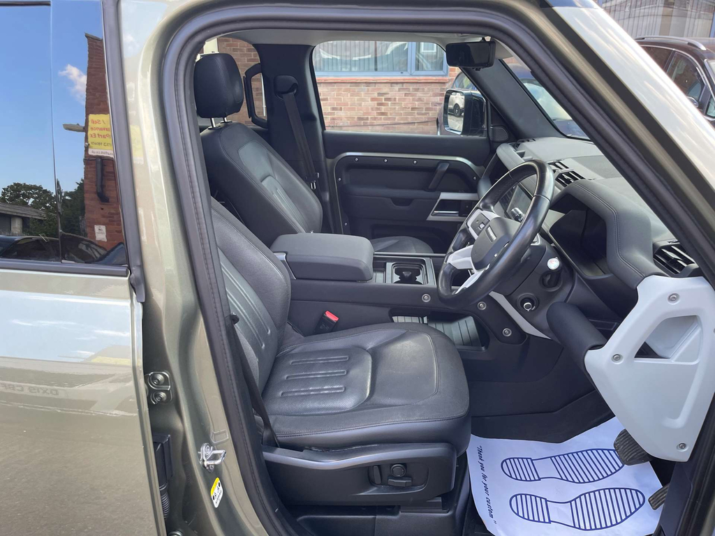 Land Rover Defender 110 First Edition Silver #17