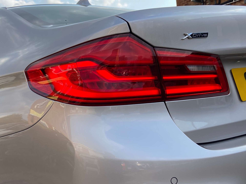 BMW 5 Series Saloon 3.0 Blue #32