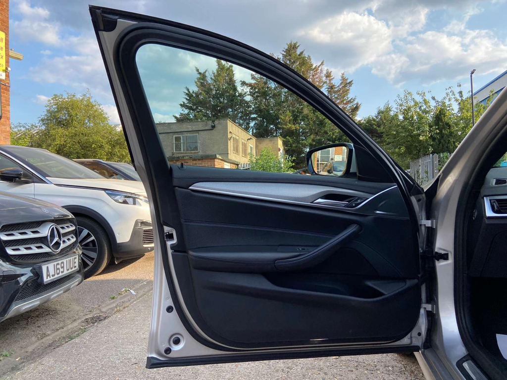 BMW 5 Series Saloon 3.0 Blue #42