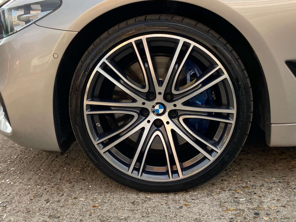 BMW 5 Series Saloon 3.0 Blue #37
