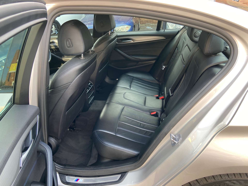 BMW 5 Series Saloon 3.0 Blue #15