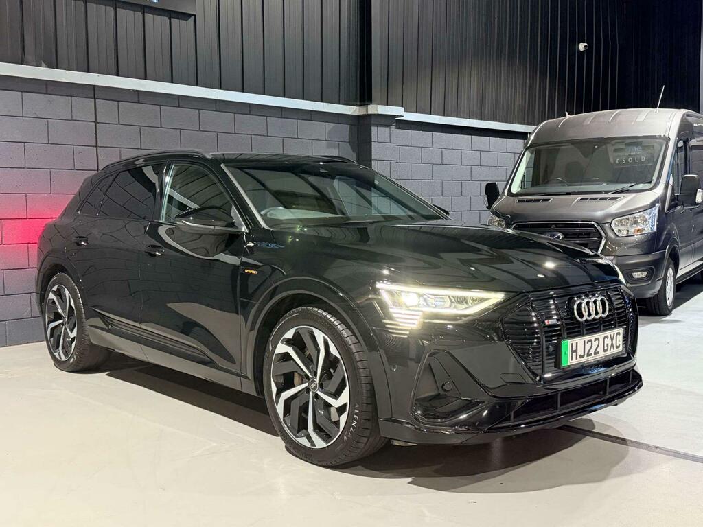 Audi E-tron Black Edition Black #4