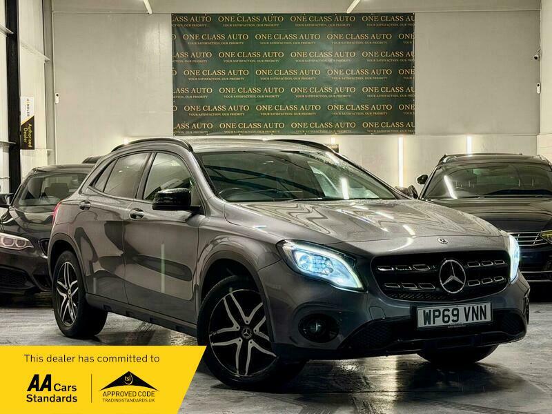 Mercedes-Benz C Class 1.6 Gla180 Urban Edition Grey