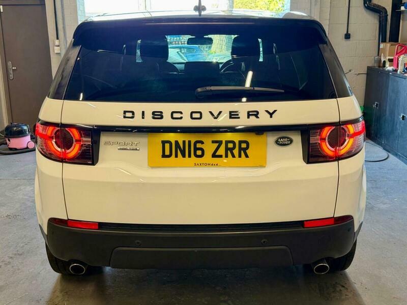 Land Rover Discovery Sport 2.0 Td4 Hse Black DN16ZRR White #5