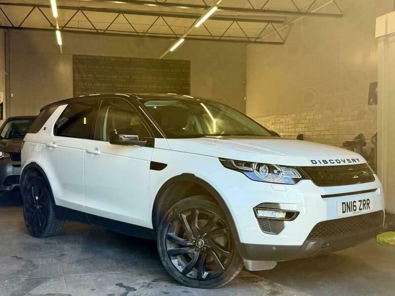 Land Rover Discovery Sport 2.0 Td4 Hse Black White