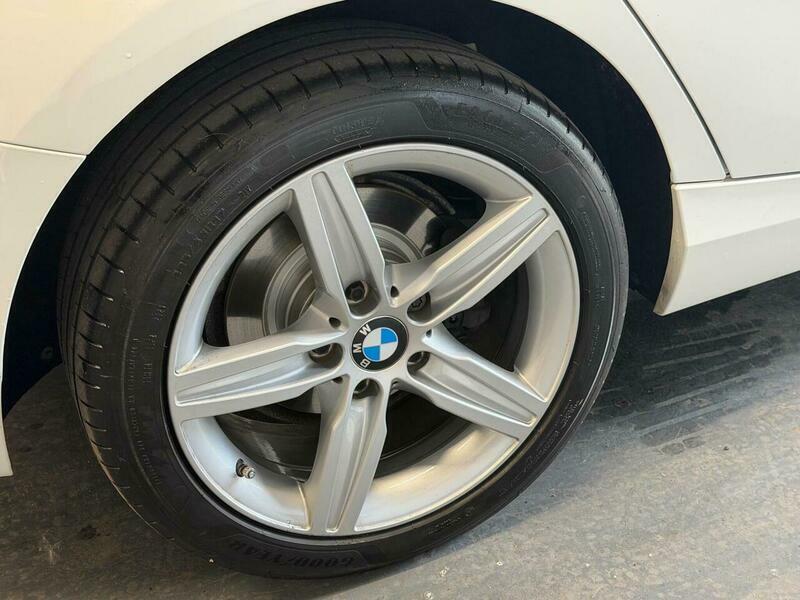 BMW 1 Series Hatchback 3.0 M135i Ss 201414 White #28
