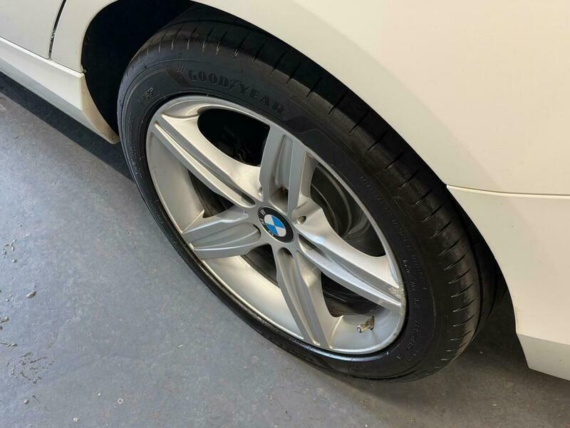 BMW 1 Series Hatchback 3.0 M135i Ss 201414 White #29