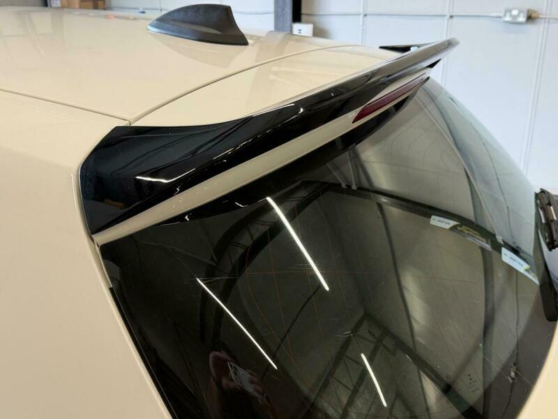 BMW 1 Series Hatchback 3.0 M135i Ss 201414 White #27