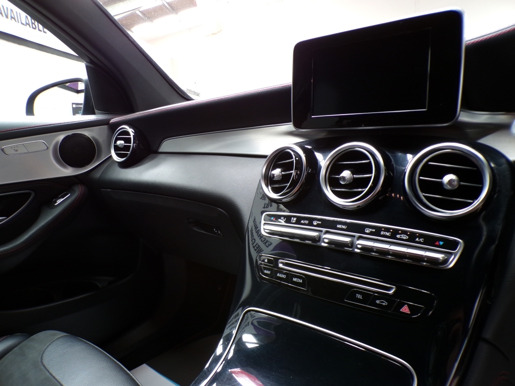 Mercedes-Benz GLC Class Mercedes-benz Estate 220D 4Matic Amg Line P White #33