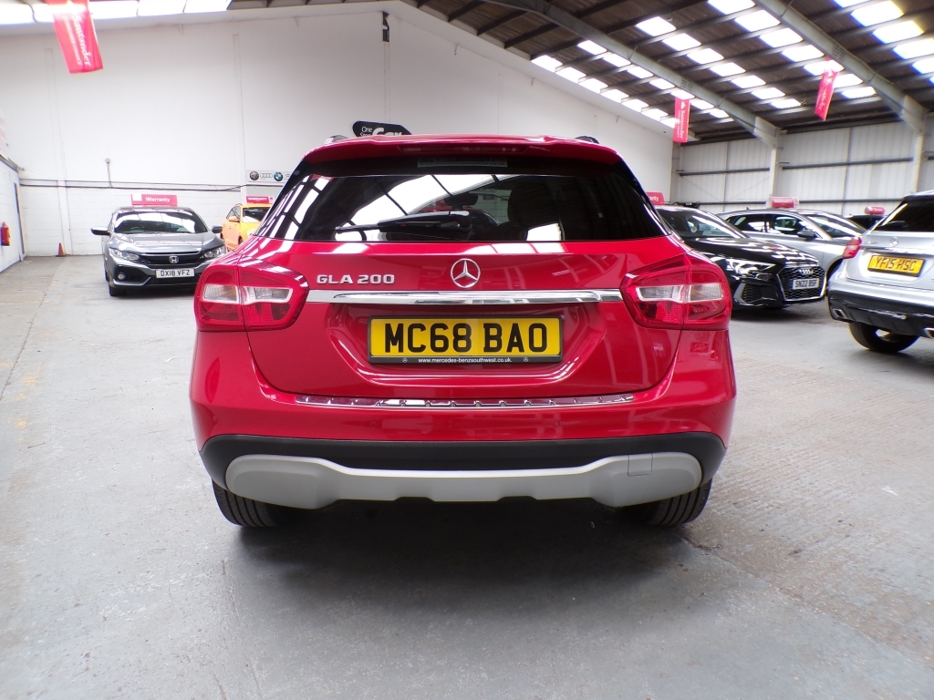 Mercedes-Benz GLA Class 1.6 Gla 200 Se Executive Red #6