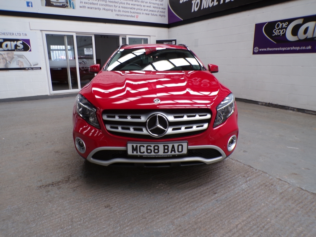 Mercedes-Benz GLA Class 1.6 Gla 200 Se Executive Red #2