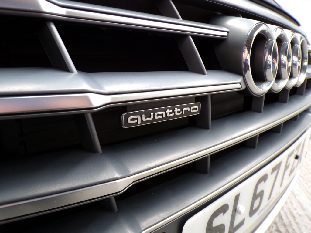 Audi Q5 2.0 Tfsi Quattro Sport SL67FZA Black #2