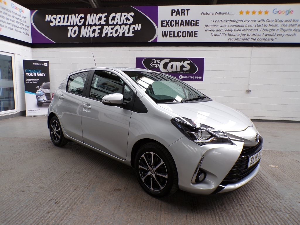 Toyota Yaris 1.5 Vvt-i Icon Tech SL19ZKJ Silver