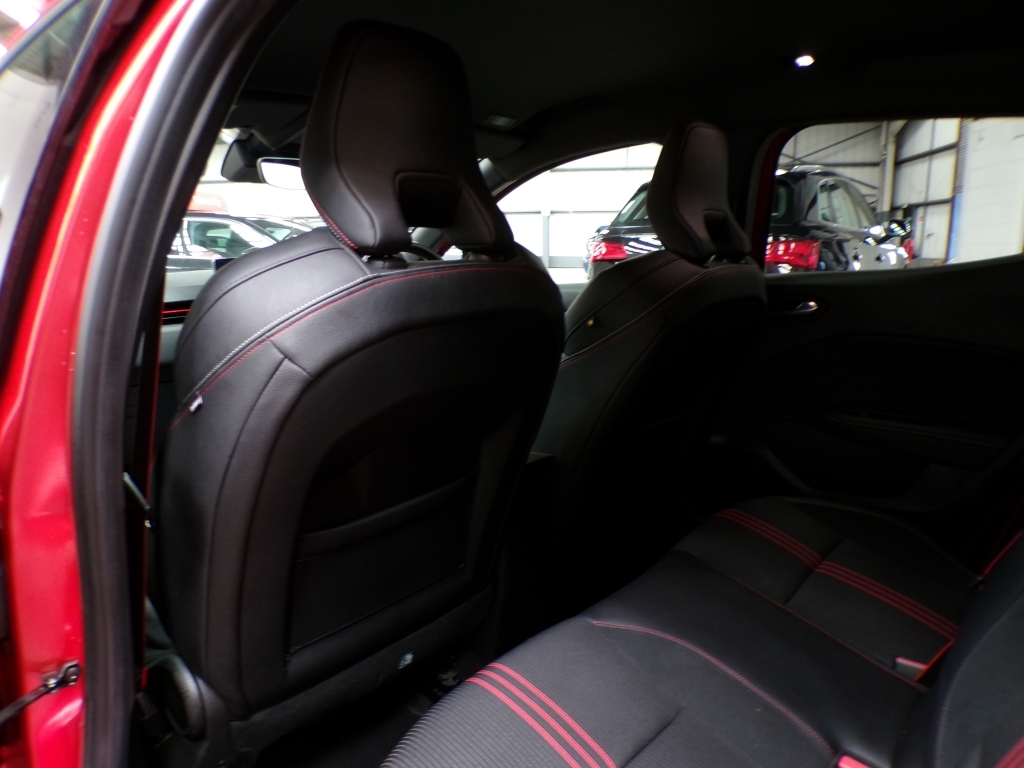 Renault Clio E-tech Launch Edition White #30