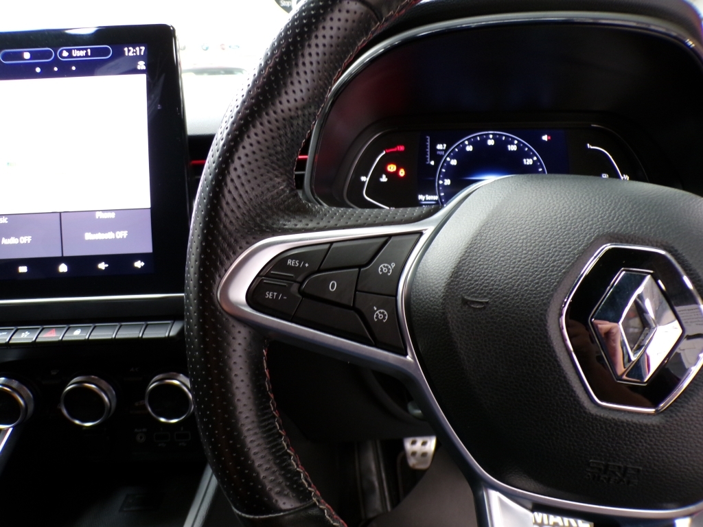 Renault Clio E-tech Launch Edition White #21