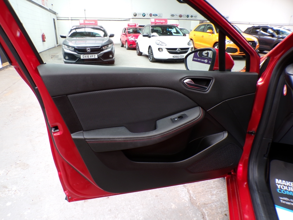 Renault Clio E-tech Launch Edition White #13