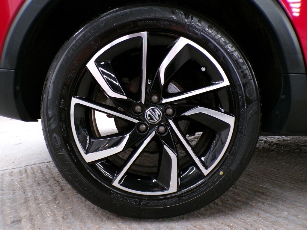 MG ZS 1.0T Gdi Exclusive Dct Black #9