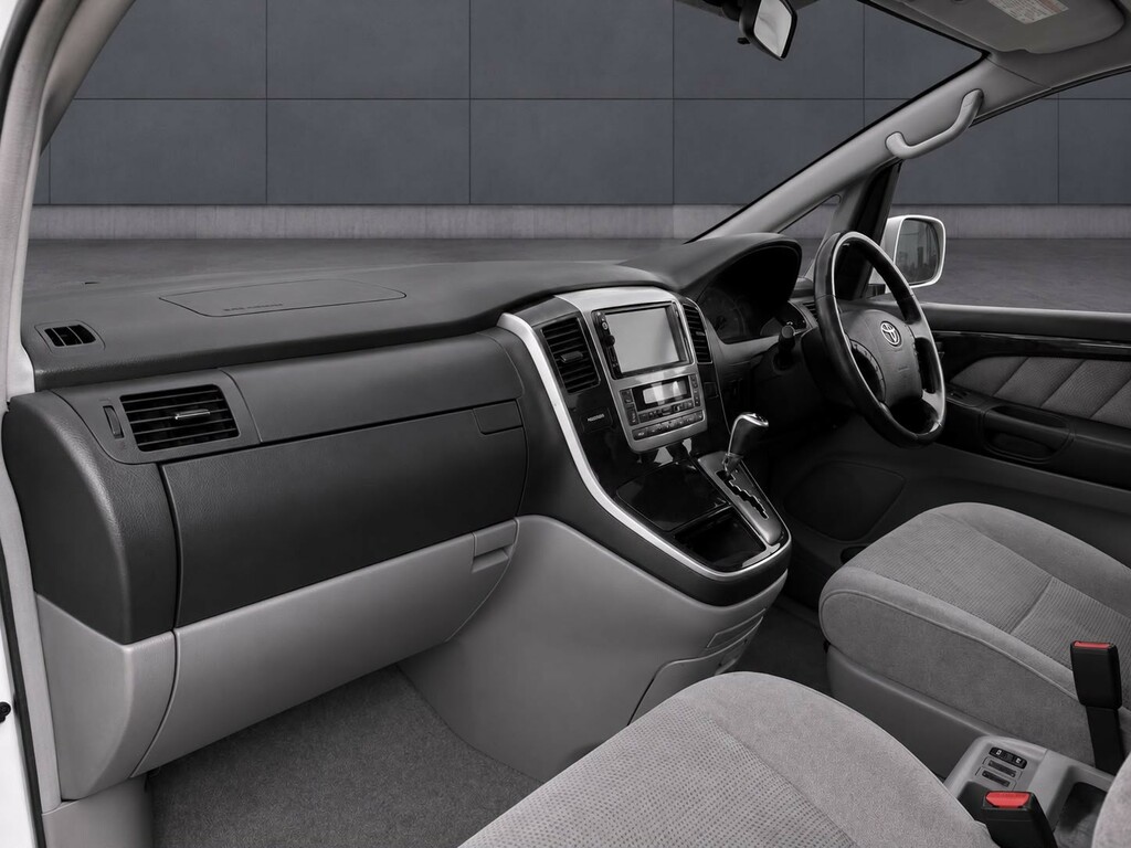 Toyota Alphard #18
