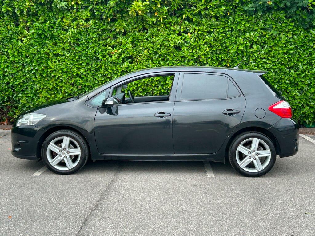 Toyota Auris Sr Black #6
