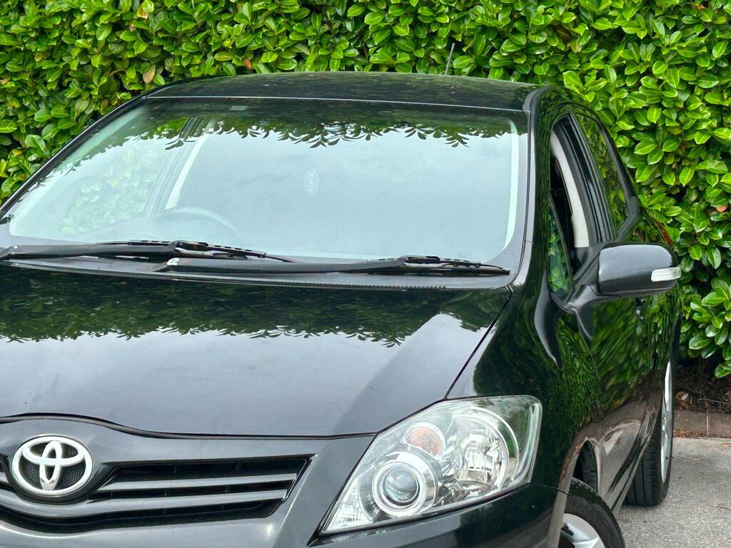Toyota Auris Sr Black #5