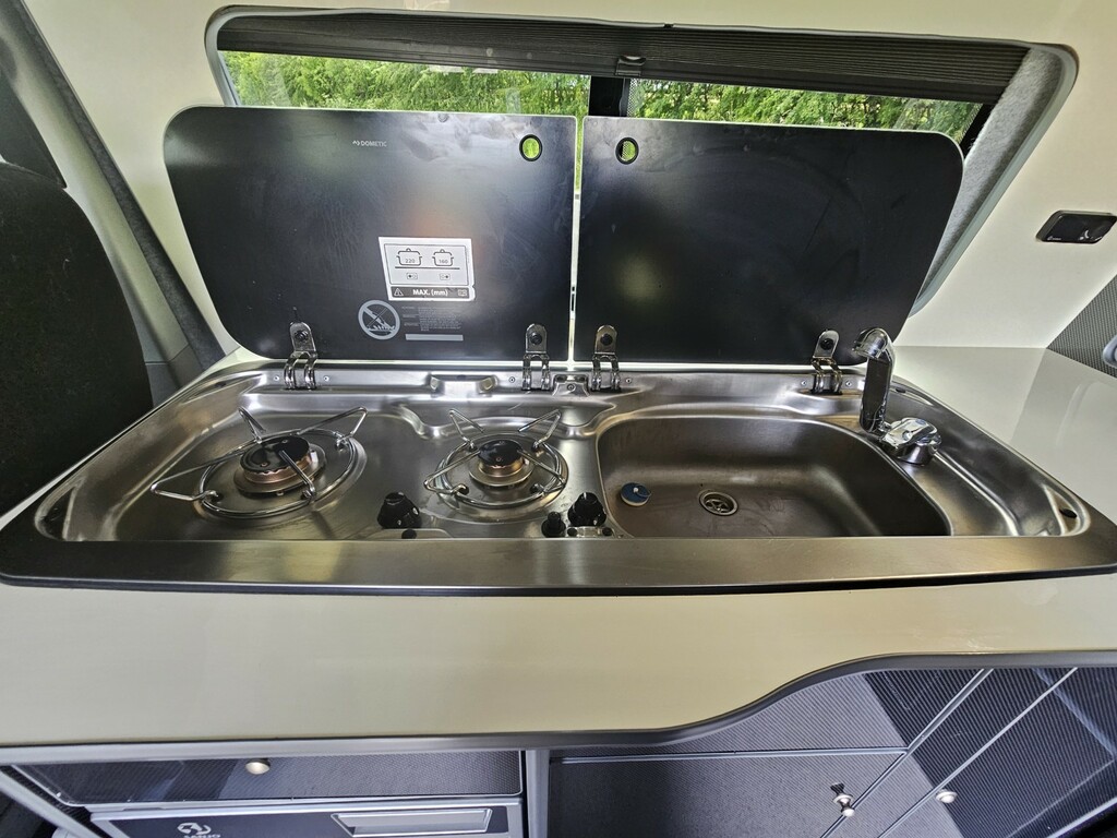 Volkswagen Campervan 2.0L Toilet Kitchen 2 Berth Grey #11