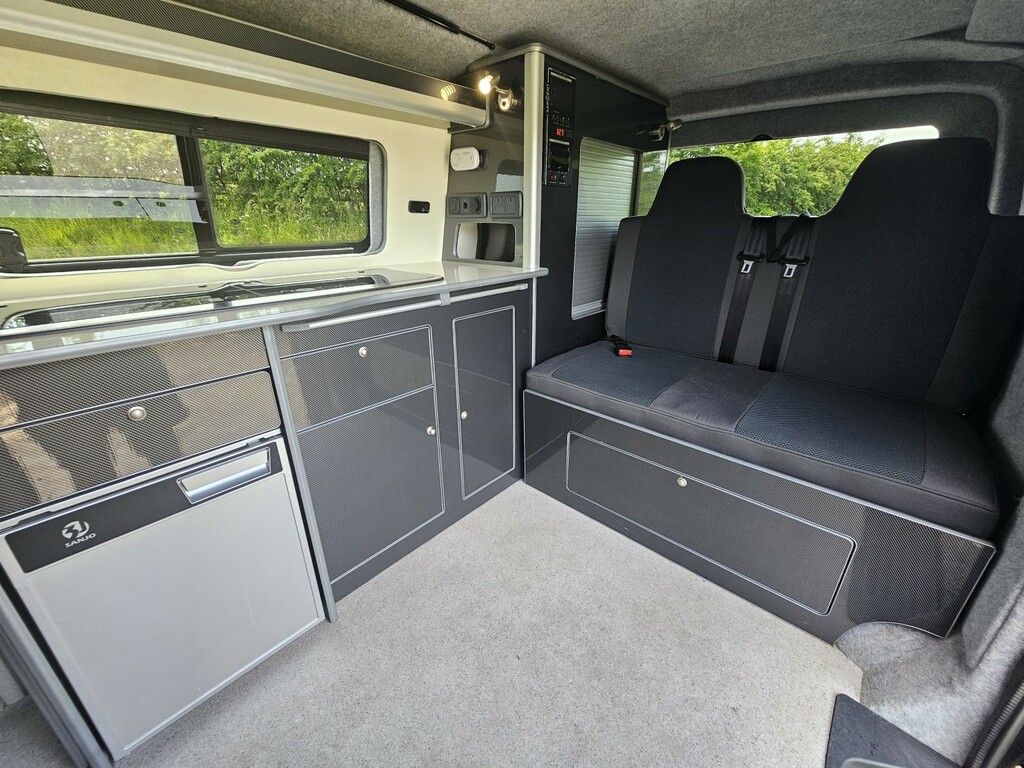 Volkswagen Campervan 2.0L Toilet Kitchen 2 Berth Grey #15