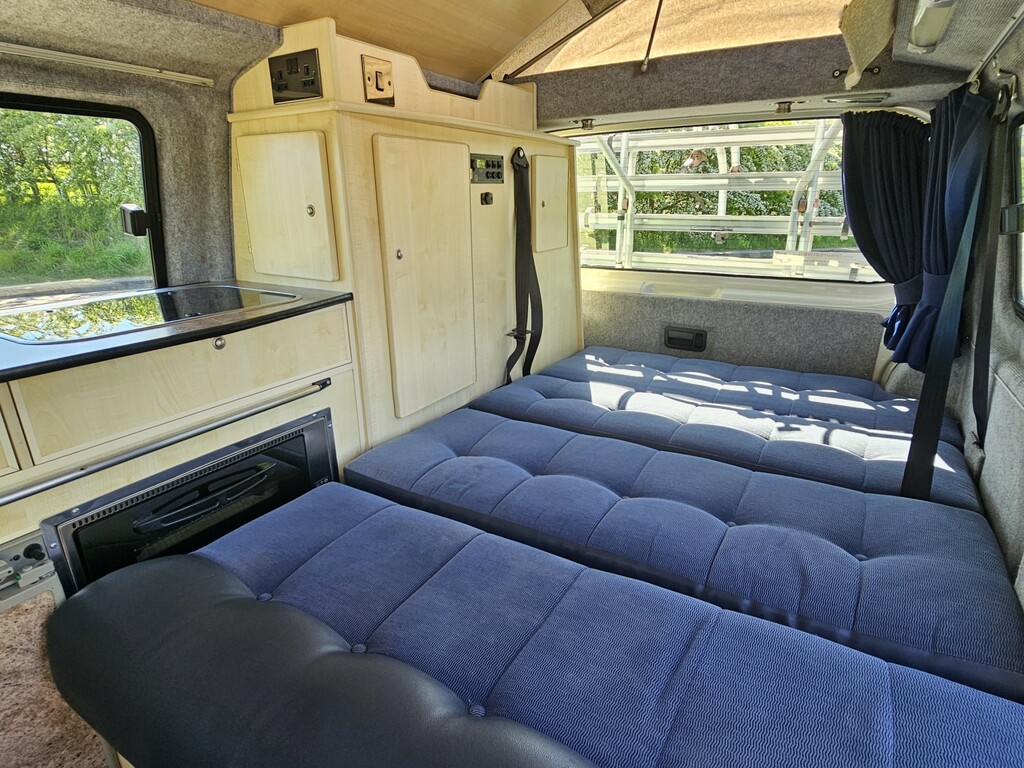 Volkswagen Campervan 2.5L Cr35 White #6