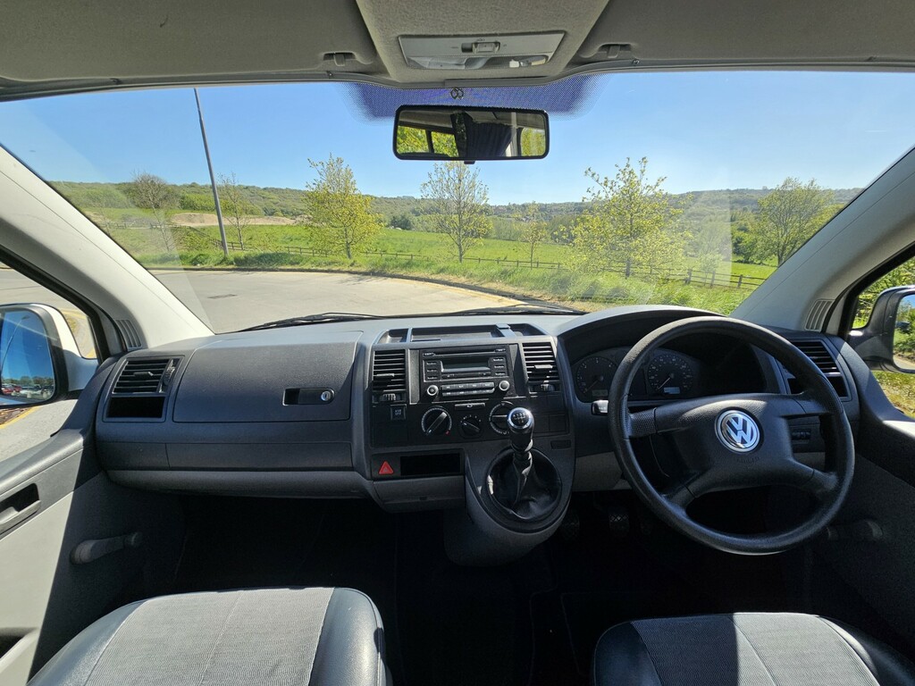 Volkswagen Campervan 2.5L Cr35 White #22