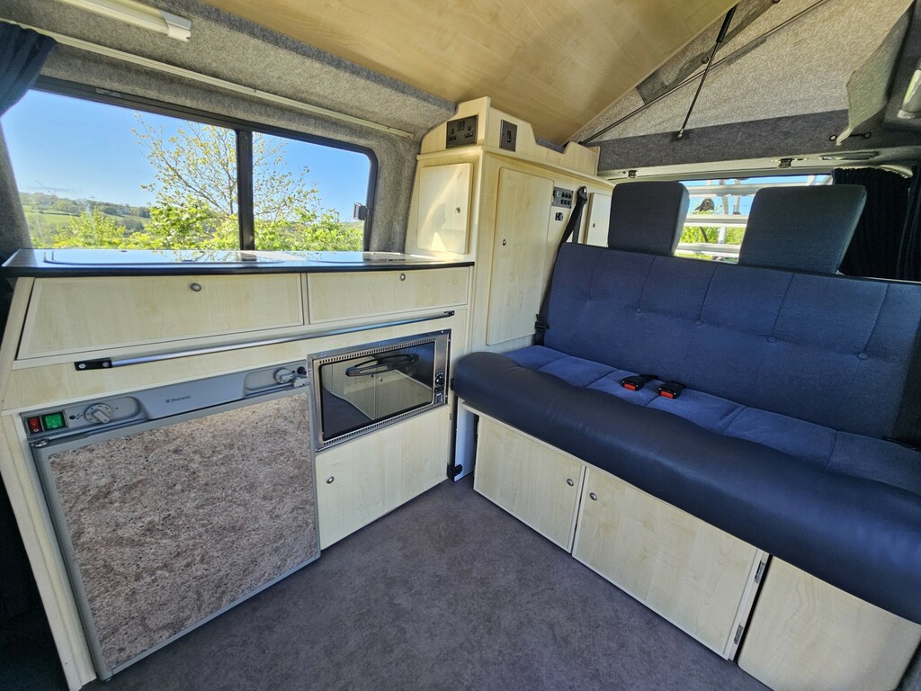 Volkswagen Campervan 2.5L Cr35 White #13