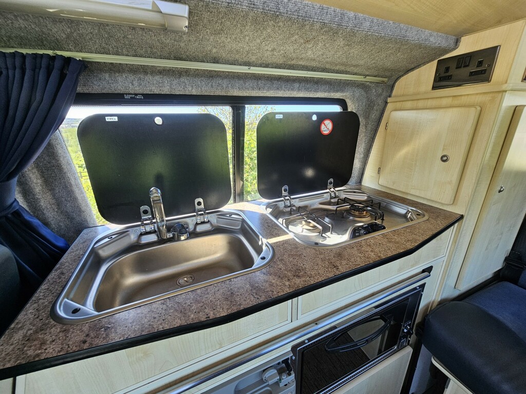Volkswagen Campervan 2.5L Cr35 White #11