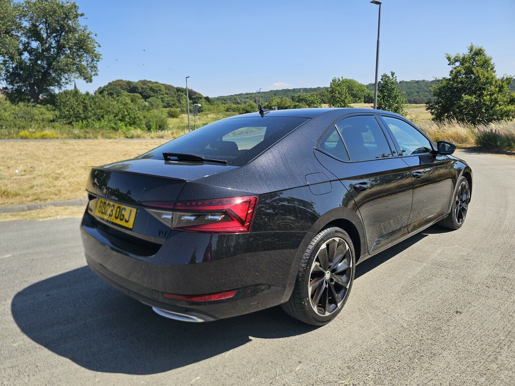 Skoda Superb 2023 1.4 Tsi Iv 13Kwh Laurin Klement Estate Black #18